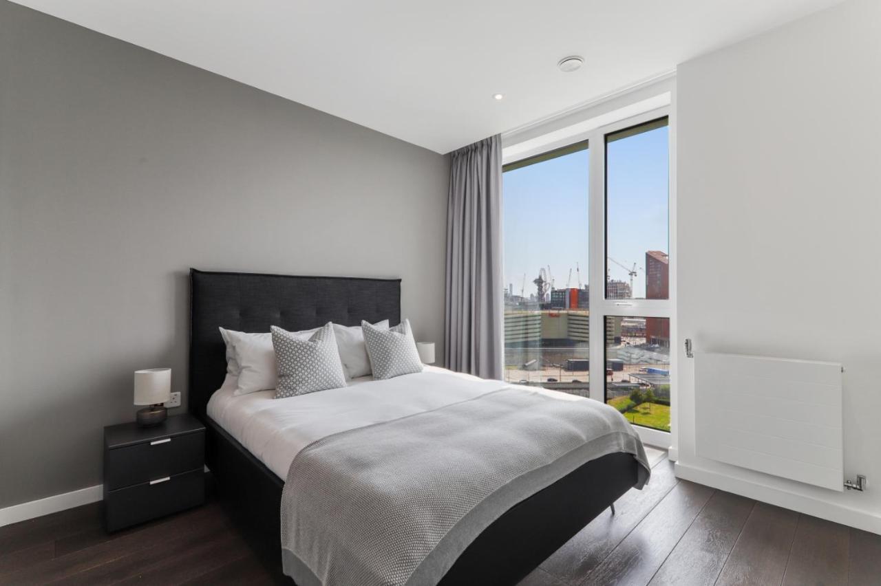 Ellie N Conys 3 Bedroom Apartment With 2 Bathrooms, An Ensuite, Kitchen And Balcony In Stratford Westfield Londyn Zewnętrze zdjęcie