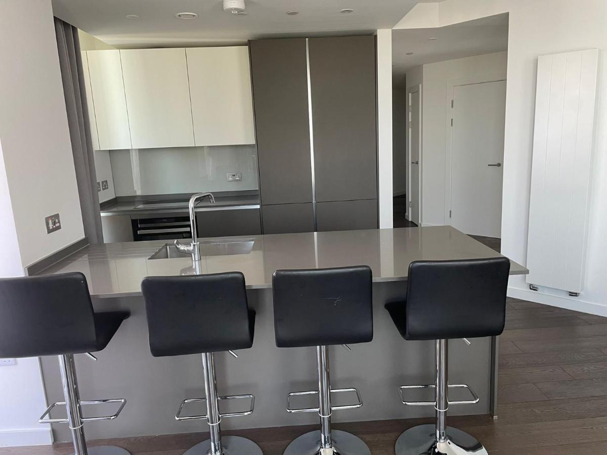Ellie N Conys 3 Bedroom Apartment With 2 Bathrooms, An Ensuite, Kitchen And Balcony In Stratford Westfield Londyn Zewnętrze zdjęcie