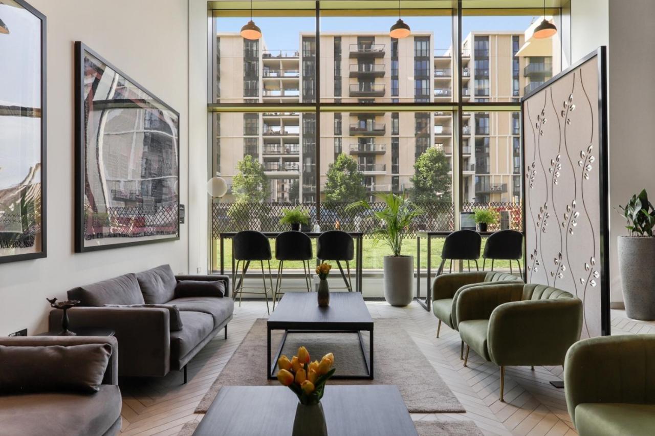 Ellie N Conys 3 Bedroom Apartment With 2 Bathrooms, An Ensuite, Kitchen And Balcony In Stratford Westfield Londyn Zewnętrze zdjęcie