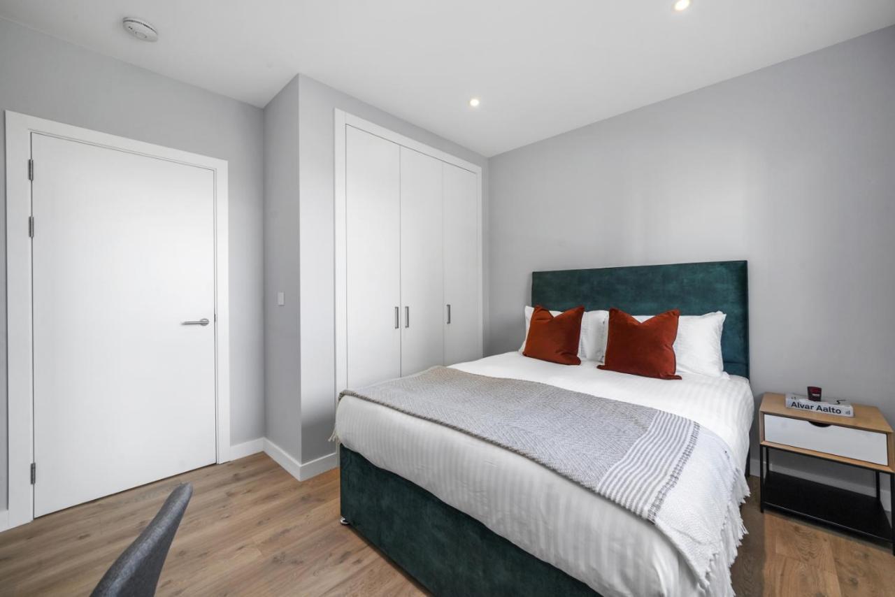 Ellie N Conys 3 Bedroom Apartment With 2 Bathrooms, An Ensuite, Kitchen And Balcony In Stratford Westfield Londyn Zewnętrze zdjęcie